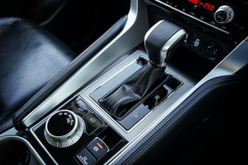 https://vehicle-cdn.autoleague.cloud/28170_21010261_22.jpg