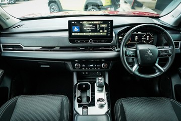 https://vehicle-cdn.autoleague.cloud/28170_21010262_13.jpg