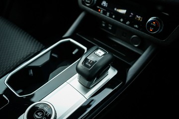 https://vehicle-cdn.autoleague.cloud/28170_21010262_21.jpg