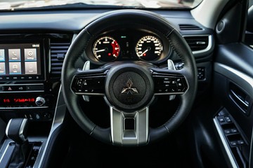 https://vehicle-cdn.autoleague.cloud/28170_21010263_12.jpg
