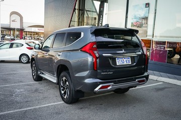https://vehicle-cdn.autoleague.cloud/28170_21010263_3.jpg