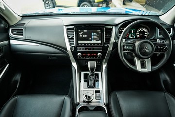 https://vehicle-cdn.autoleague.cloud/28170_21010266_14.jpg