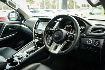 https://vehicle-cdn.autoleague.cloud/28170_21010266_15.jpg