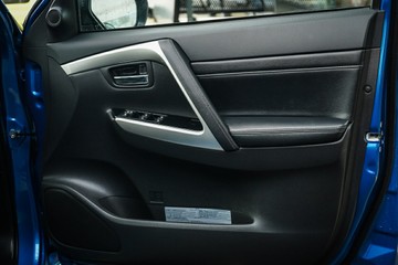 https://vehicle-cdn.autoleague.cloud/28170_21010266_25.jpg