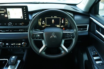 https://vehicle-cdn.autoleague.cloud/28170_21010276_11.jpg