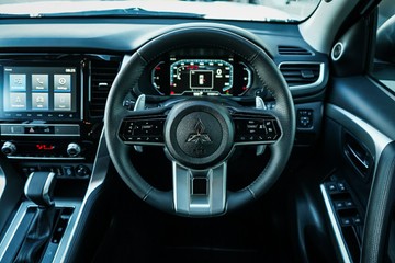 https://vehicle-cdn.autoleague.cloud/28170_21010278_12.jpg