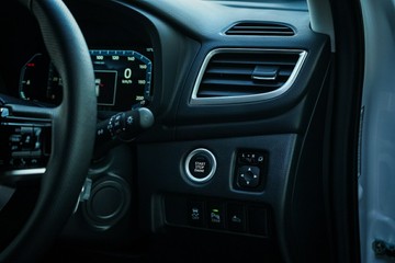 https://vehicle-cdn.autoleague.cloud/28170_21010278_21.jpg