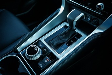 https://vehicle-cdn.autoleague.cloud/28170_21010278_22.jpg