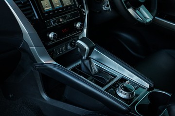 https://vehicle-cdn.autoleague.cloud/28170_21010278_24.jpg