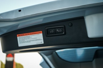 https://vehicle-cdn.autoleague.cloud/28170_21010278_9.jpg