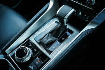 https://vehicle-cdn.autoleague.cloud/28170_21010289_22.jpg