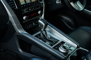 https://vehicle-cdn.autoleague.cloud/28170_21010289_23.jpg