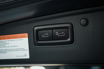 https://vehicle-cdn.autoleague.cloud/28170_21010289_9.jpg