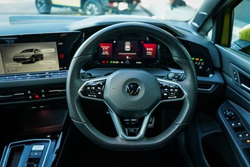 https://vehicle-cdn.autoleague.cloud/28170_21010329_11.jpg