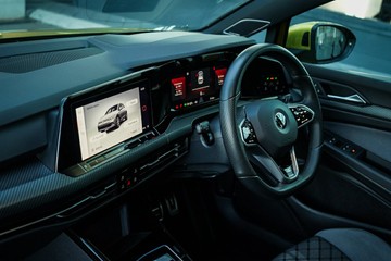 https://vehicle-cdn.autoleague.cloud/28170_21010329_15.jpg