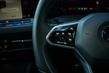 https://vehicle-cdn.autoleague.cloud/28170_21010329_18.jpg