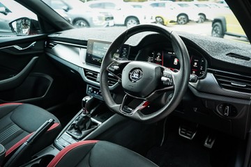 https://vehicle-cdn.autoleague.cloud/28170_21010340_16.jpg