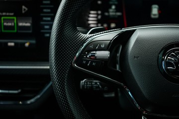 https://vehicle-cdn.autoleague.cloud/28170_21010340_20.jpg