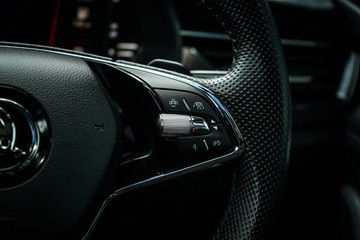 https://vehicle-cdn.autoleague.cloud/28170_21010340_21.jpg