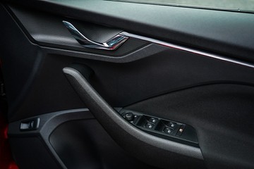 https://vehicle-cdn.autoleague.cloud/28170_21010340_28.jpg