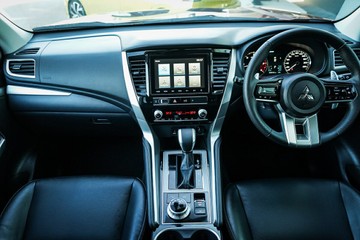 https://vehicle-cdn.autoleague.cloud/28170_21010343_15.jpg