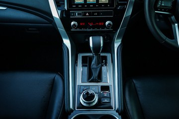 https://vehicle-cdn.autoleague.cloud/28170_21010343_25.jpg