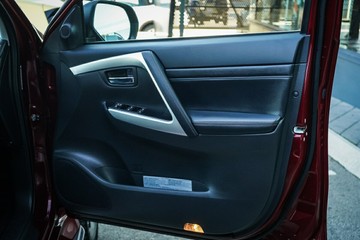 https://vehicle-cdn.autoleague.cloud/28170_21010343_27.jpg