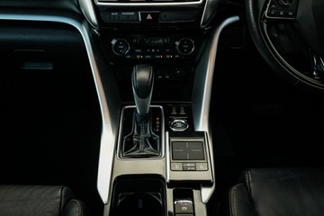 https://vehicle-cdn.autoleague.cloud/28170_21010345_12.jpg