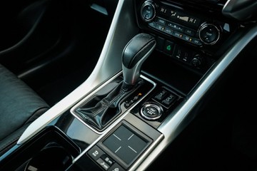 https://vehicle-cdn.autoleague.cloud/28170_21010345_23.jpg