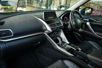 https://vehicle-cdn.autoleague.cloud/28170_21010345_25.jpg