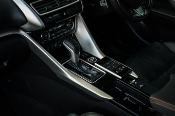 https://vehicle-cdn.autoleague.cloud/28170_21010345_27.jpg