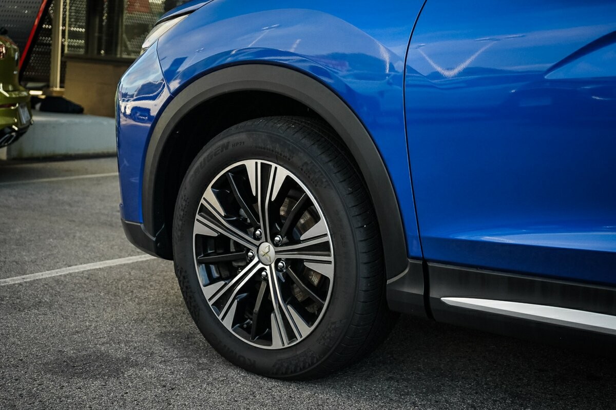 Mitsubishi Eclipse Cross image 3