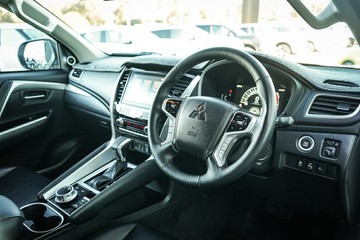 https://vehicle-cdn.autoleague.cloud/28170_21010356_18.jpg