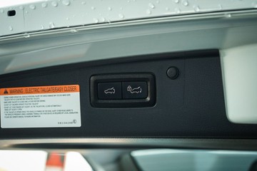https://vehicle-cdn.autoleague.cloud/28170_21010356_8.jpg