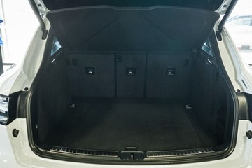 https://vehicle-cdn.autoleague.cloud/28170_21010360_10.jpg