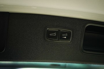 https://vehicle-cdn.autoleague.cloud/28170_21010360_11.jpg