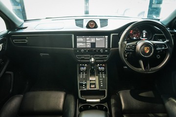 https://vehicle-cdn.autoleague.cloud/28170_21010360_17.jpg