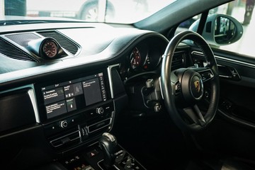 https://vehicle-cdn.autoleague.cloud/28170_21010360_19.jpg