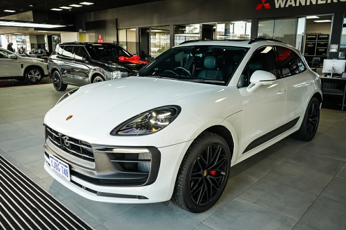 Porsche Macan image 2