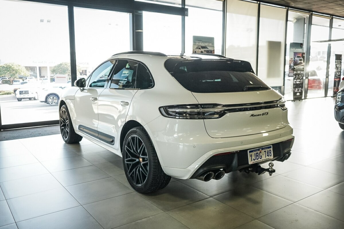 Porsche Macan image 4