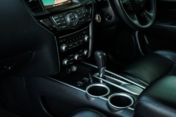 https://vehicle-cdn.autoleague.cloud/28170_21010370_27.jpg