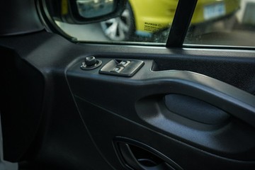 https://vehicle-cdn.autoleague.cloud/28170_21010376_13.jpg