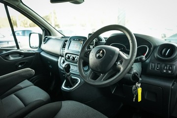 https://vehicle-cdn.autoleague.cloud/28170_21010376_14.jpg