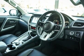https://vehicle-cdn.autoleague.cloud/28170_21010384_18.jpg