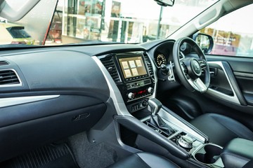 https://vehicle-cdn.autoleague.cloud/28170_21010384_24.jpg