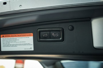 https://vehicle-cdn.autoleague.cloud/28170_21010384_8.jpg