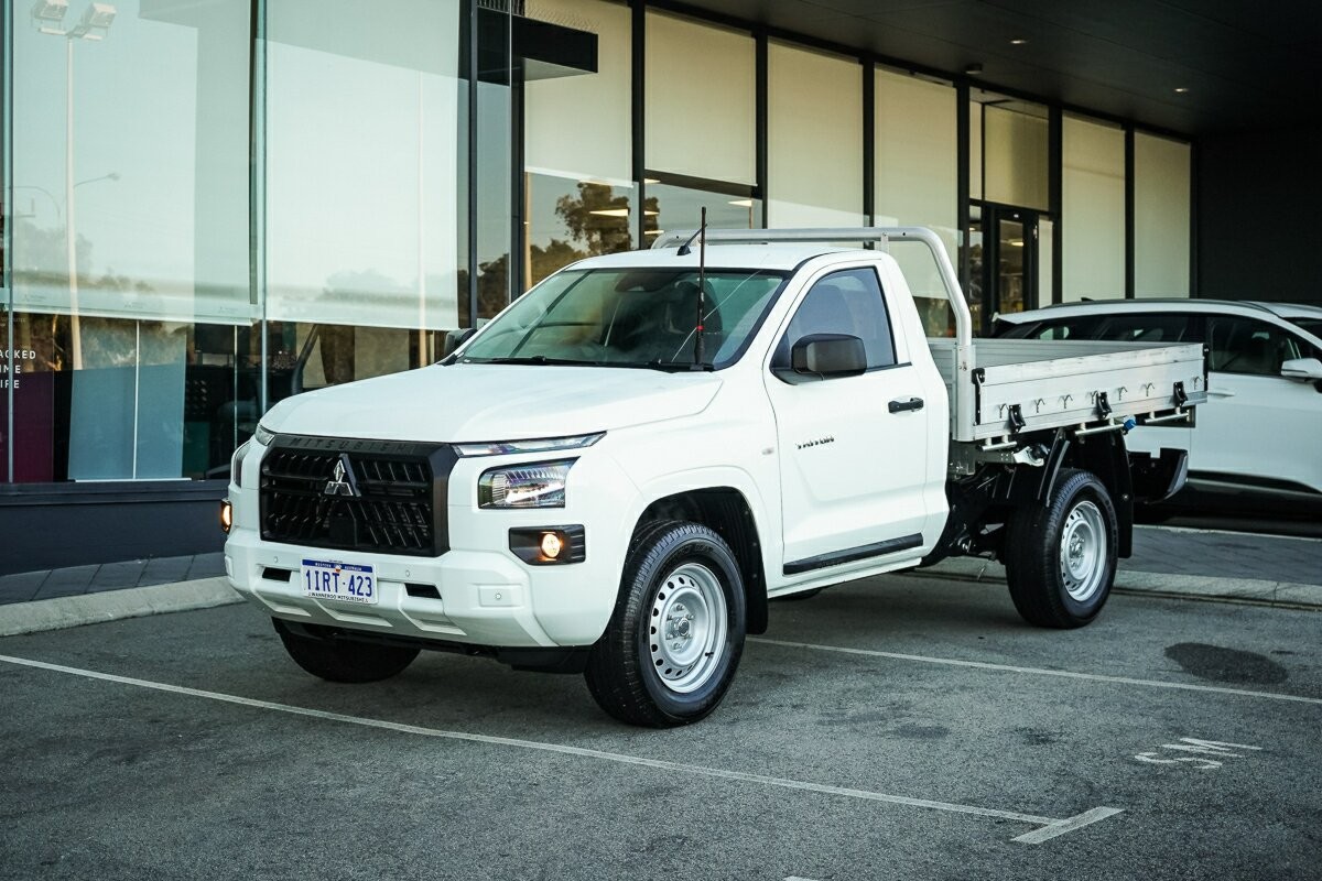 Mitsubishi Triton image 1