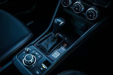 https://vehicle-cdn.autoleague.cloud/28170_21010388_23.jpg