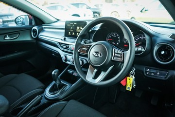 https://vehicle-cdn.autoleague.cloud/28170_21010391_16.jpg