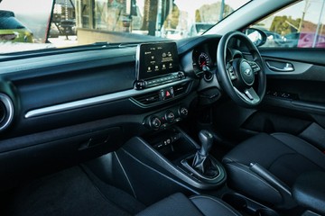 https://vehicle-cdn.autoleague.cloud/28170_21010391_18.jpg